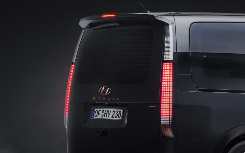 Дизайн STARIA | Футуристичний Мінівен | Автопланета - фото 15